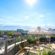 Rooftop met skybar op de zesde etage van het Theaterhotel