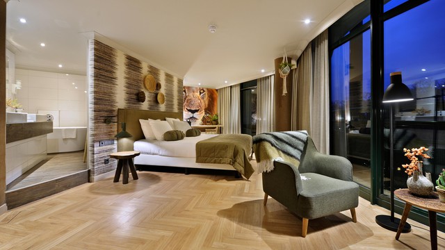 Van-der-Valk-Theaterhotel-Almelo-Safari-suite-avond