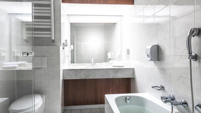 Badezimmer Economy Zimmer Van der Valk Theaterhotel Almelo