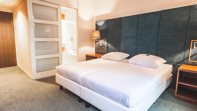 Standardzimmer mit outdoor- Jacuzzi Van der Valk Theaterhotel Almelo